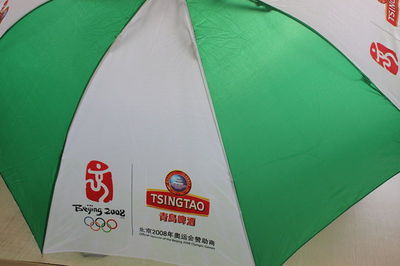 批發(fā)三折廣告?zhèn)悖蛟炱放埔苿?dòng)風(fēng)景線